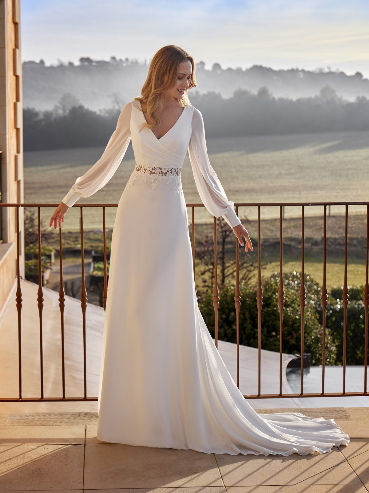 Dos d’une robe de mariée décolleté en V, coupe A-line, à vendre à Saint-Dizier